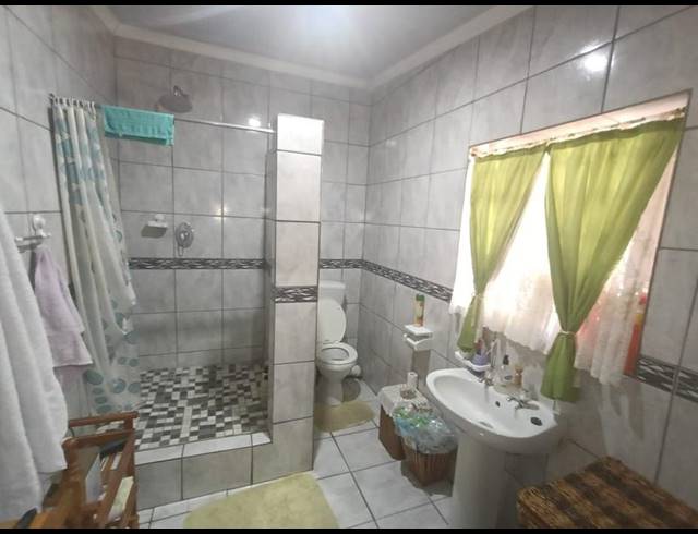 2 BEDROOM PROPERTY TO RENT IN STRUBENVALE